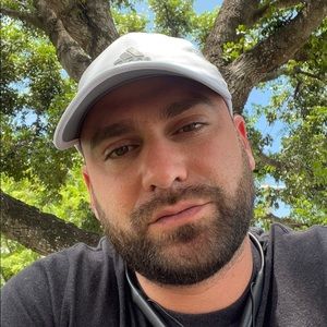 Meet your Posher, Luis